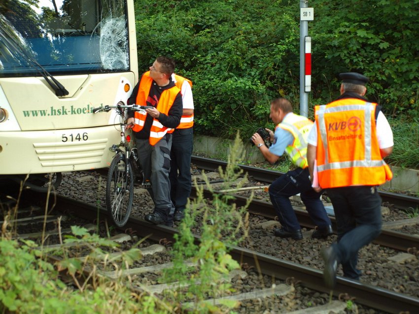 VU Radfahrer Strab Koeln Duennwald Berlinerstr Duennwalder Mauspfad P75.JPG